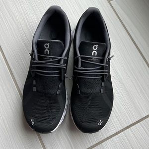 Never Worn On Cloud Running Shoes